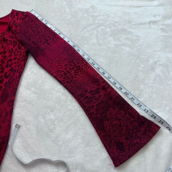DB‎ Sport Women's S Flare Sleeve Blouse Red Purple Mix Animal Print Hi Low Tunic - Picture 4 of 7
